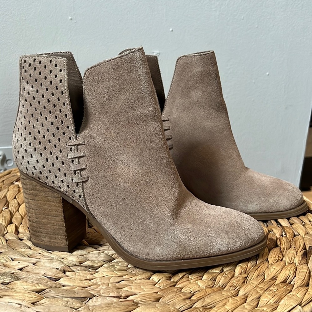 Steve Madden Shepp Taupe Suede Booties